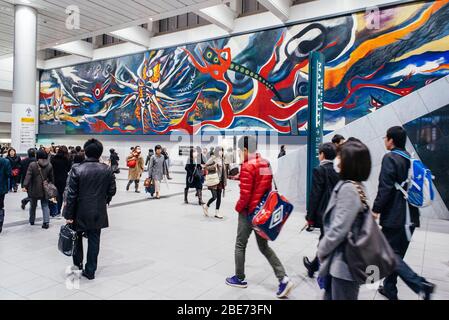 Der Mythos von morgen: Taro Okamotos Wandbild im Bahnhof Shibuya Stockfoto