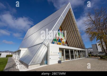 2013 Übergangs-Kathedrale, auch bekannt als die Cardboard-Kathedrale. Erbaut nach dem Erdbeben von 2011 stark beschädigt Christchurch Cathedral, NZ. Stockfoto
