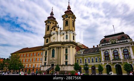 Hauptplatz in Eger, Hungar an einem warmen Sommertag. Stockfoto