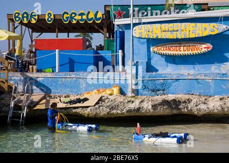 Hammerhaie Bar & Tauchbasis, George Town, Grand Cayman, Cayman-Inseln, große Antillen, Karibik Stockfoto