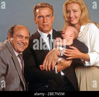 JUNIOR 1994 Universal Pictures Film mit von links: Danny DeVito, arnold Schwarzenegger, Emma Thompson Stockfoto