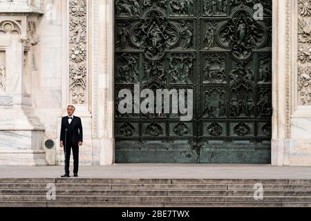 Andrea Bocelli während Andrea Bocelli im Dom, Duomo , Mailand, Italien, 12 Apr 2020 Stockfoto