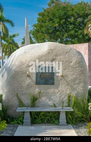 Monumentaler Grabstein von Fidel Castro, Friedhof, Cementerio Santa Ifigenia, Santiago de Cuba, Kuba Stockfoto