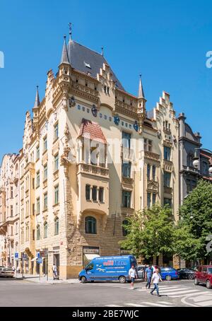 Gebäude (1905/1906) im Jugendstil / Neorenaissance-Stil des Architekten Jiří Justich in Josefov-Bezirk von Prag, Tschechische Republik. Stockfoto