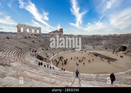 Panoramablick auf Arena di Verona berühmten römischen Amphitheater, Italien Stockfoto