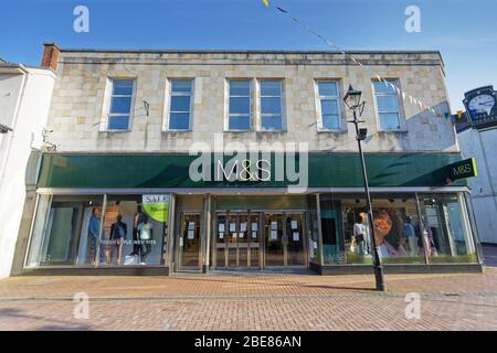 Im Bild: Der Marks and Spencer Store in Neath, Wales, UK. Freitag 27 März 2020 Re: Covid-19 Coronavirus Pandemie, UK. Stockfoto