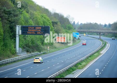 Wenig Verkehr auf der M5 in der Nähe von Taunton während der Coronavirus Sperrung UK Stockfoto