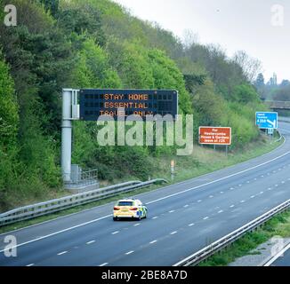 Wenig Verkehr auf der M5 in der Nähe von Taunton während der Coronavirus Sperrung UK Stockfoto