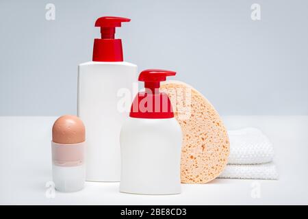 Set von Körperpflegeprodukten. Körperhygiene Konzept. Mock-up Stockfoto