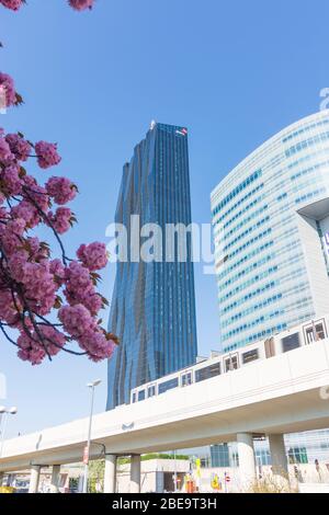 Wien, Wien: DC Tower 1, Tech Gate Bürogebäude, U-Bahn Linie U1, Kirschbaum, Donaucity, 22. Donaustadt, Wien, Österreich Stockfoto