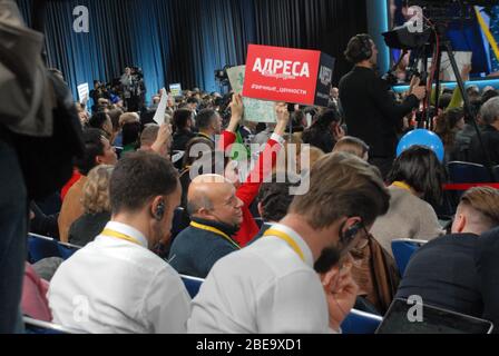 Journalisten und Medienmitglieder nehmen an der jährlichen Pressekonferenz des Präsidenten der Russischen Föderation Wladimir Putin im World Trade Center Teil Stockfoto