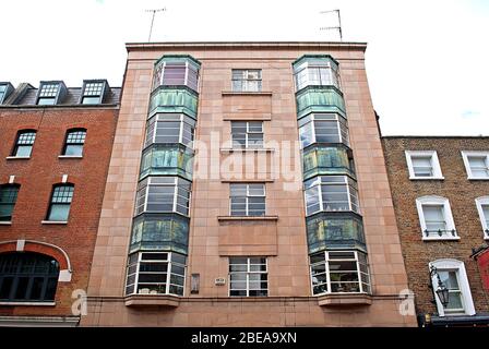 1930er Jahre Architektur 43-45 Charlotte St, Fitzrovia, London W1T von Austin Vernon Stockfoto