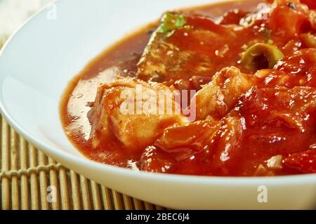 Chinesischer Hecht mit Gemüse und Sauce Stockfoto