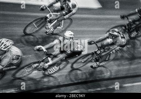 Ein junger Bradley Wiggins, der beim Sechstagerennen 2000 in Gent unterwegs ist Stockfoto