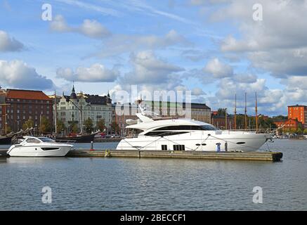 Luxusyachten im North Harbour. Helsinki, Finnland Stockfoto