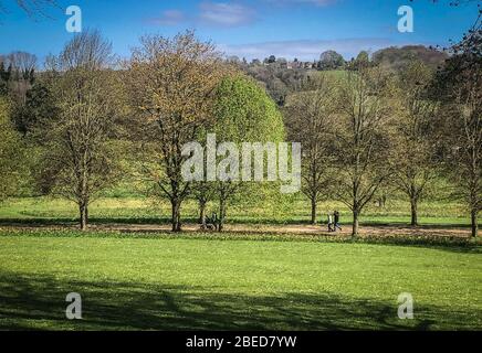 High Wycombe, Großbritannien. April 2020. Allgemeiner Blick auf Hughenden Park in High Wycombe während der Osterfeiertage Montag während der Covid-19 Pandemie als die britische Regierung Rat, um soziale Distanz zu halten und minimieren Zeit außerhalb in High Wycombe am 13. April 2020. Kredit: Prime Media Images/Alamy Live News Stockfoto