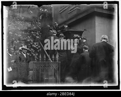 HARLAN, John Marshall. Zuordnen der Gerechtigkeit, der U.S. SUPREME COURT, 1877-1910. Begräbnis an der NEW YORK AVENUE Presbyterian Church. Schatulle Stockfoto