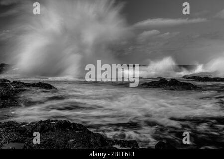 Starke Brandung Stockfoto