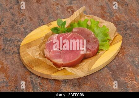 Rohen Thunfisch runde Steak bereit für Grill Stockfoto