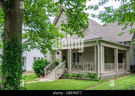 Älteres Mittelklasse Haus im Mittleren Westen Amerikas Stockfoto