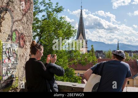 Blick über die Stadt von Osojna steza, Burgberg, Ljubljana, Slowenien Stockfoto