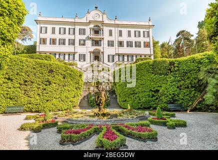 Brunnen in der Villa Carlotta in Tremezzina am Comer See, Lombardei, Italien Springbrunnen an der Villa Carlotta in Tremezzina am Comer See, Lombardei, Stockfoto