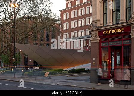 City of London Information Centre St. Paul's Churchyard, London EC4M 8BX Make Architects Ken Shuttleworth Stockfoto