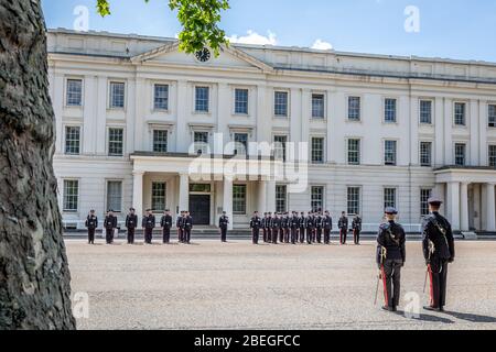 Soldaten des Gurkha Logistic Regiment der Queen 10, Wellington Barracks, Westminster, London, Großbritannien Stockfoto