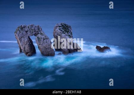 Erstaunliche Felsformation in Costa Quebrada, Kantabrien, Spanien Stockfoto