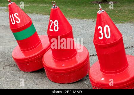 Kanalbojen, trocken angedockt, gelagert, von James D Coppinger/Dembinsky Photo Assoc Stockfoto