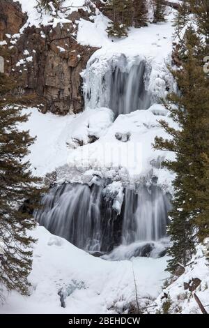 Undine Falls im Yellowstone National Park im Winter Stockfoto