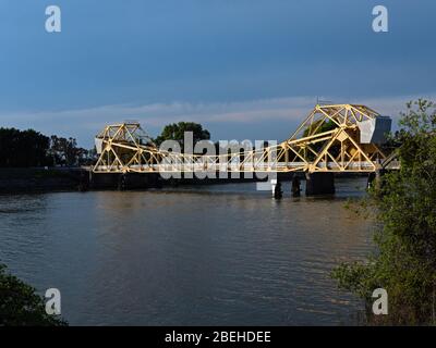 ISLETON Bridge über den Sacramento River, CA Stockfoto