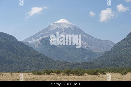 Lanin Vulcano ist 3747 m hoch, sehr gut zum Klettern. Stockfoto