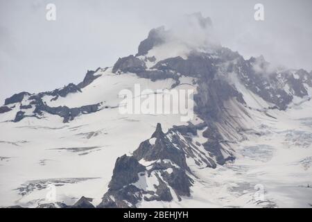 Little Tahoma Peak und der Emmons Glacier auf Mount Rainier im Mt Rainier Nationalpark, Washington State, USA Stockfoto