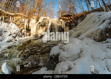 Smokey Hollow Waterfalls Conservation Area Waterdown Ontario Canada im Winter Stockfoto