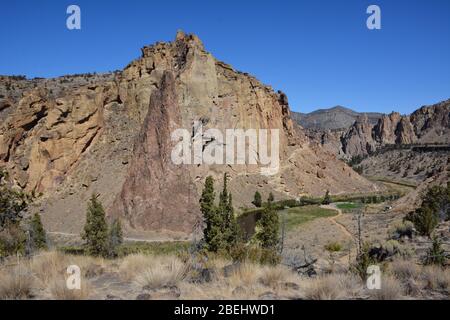 Spektakuläre Landschaften im Smith Rock State Park, Oregon, USA. Stockfoto