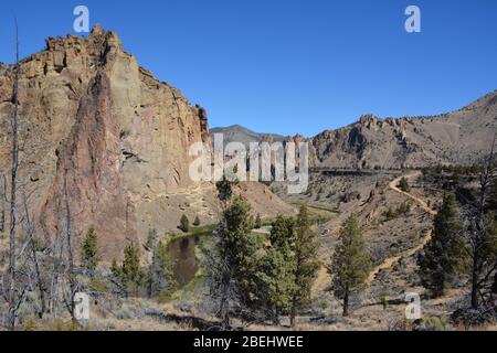 Spektakuläre Landschaften im Smith Rock State Park, Oregon, USA. Stockfoto