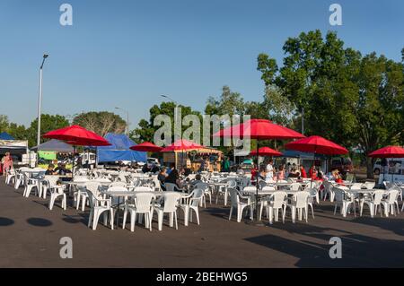 Darwin, Australien - 1. Juni 2019: Malak Marktplatz in Darwin. Malak ist ein beliebter Bauernmarkt in Darwin. Northern Territory, Australien Stockfoto