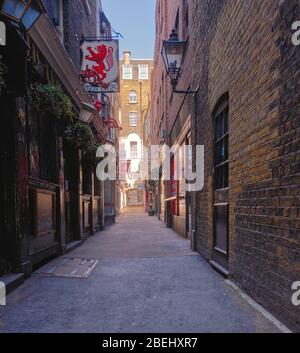 Crown Passage of Pall Mall im Westend. Leere Londoner Straßen. Stockfoto