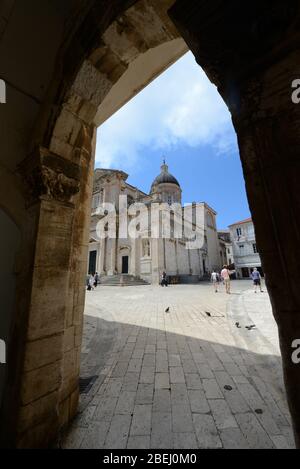 Die Kathedrale der Himmelfahrt der Jungfrau Maria in der Altstadt von Dubrovnik, Kroatien. Stockfoto