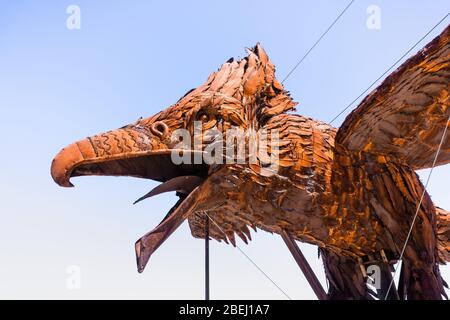 Mär 18, 2019 Borrego Springs / CA / USA - Metallskulptur von Aiolornis incredibilis, nahe dem Anza-Borrego Desert State Park, Teil der Galleta Meadows Stockfoto