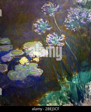 Seerosen und Agapanthus (1914-1917) von Claude Monet. (1840-1926) Oscar-Claude Monet Stockfoto