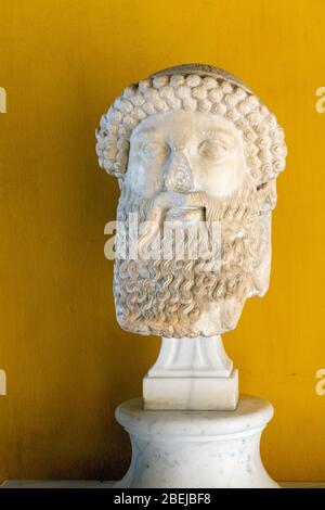 Büste des griechischen gottes Hermes in der Casa de Pilatos, oder Pilatus Haus, Sevilla, Provinz Sevilla, Andalusien, Südspanien. Stockfoto