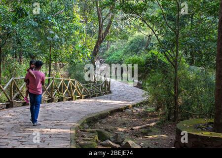 Athirappilly Wasserfälle, Geschäfte in athirappally Wasserfälle, Eingang athirappilly, kerala Öko-Tourismus, Wasserfälle in indien kerala, thrissur, kerala, indien Stockfoto