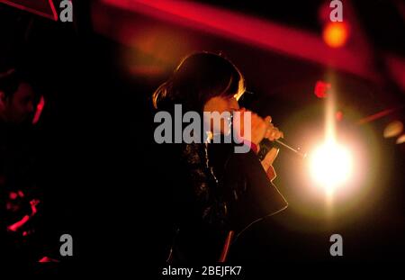 Polen, Tschenstochau - 16. März 2012: Konzert der Polnischen Band Wilki mit Robert Gawlinski, Musikclub Zero Stockfoto