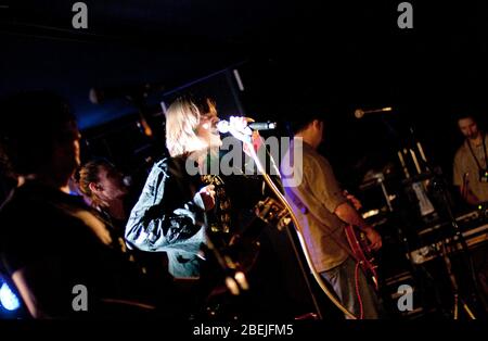 Polen, Tschenstochau - 16. März 2012: Konzert der Polnischen Band Wilki mit Robert Gawlinski, Musikclub Zero Stockfoto