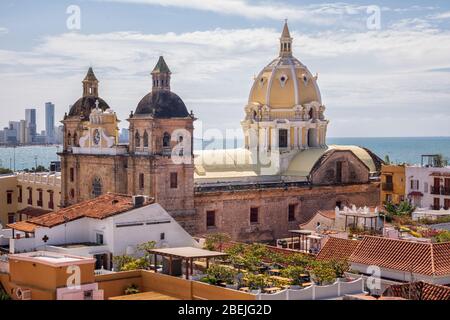 Cartagena - Kolumbien - Südamerika - 20. Februar 2020: Diese Kirche und ihr Kloster befinden sich auf der Plaza de San Pedro Claver. Stockfoto