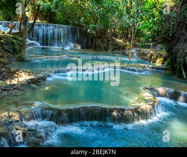 Die Wasserfälle Von Kuang Si Stockfoto