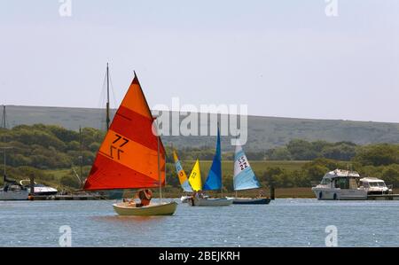 Scow Racing auf dem Fluss Yar, Isle of Wight, England, Großbritannien Stockfoto