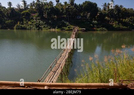 Bambood Braut über den Mekong Fluss Stockfoto